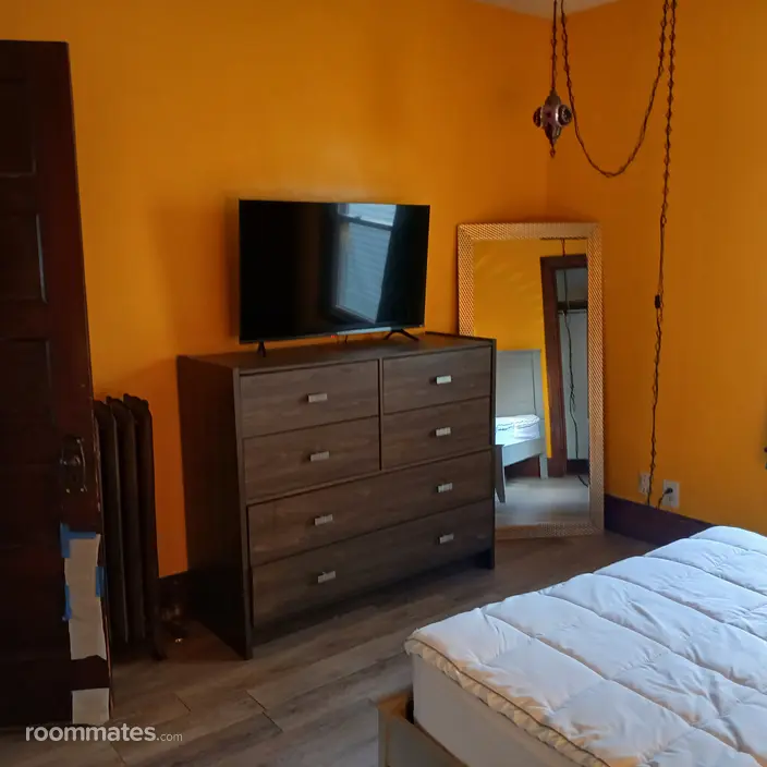 Room for rent in Portland, ME $1100, house