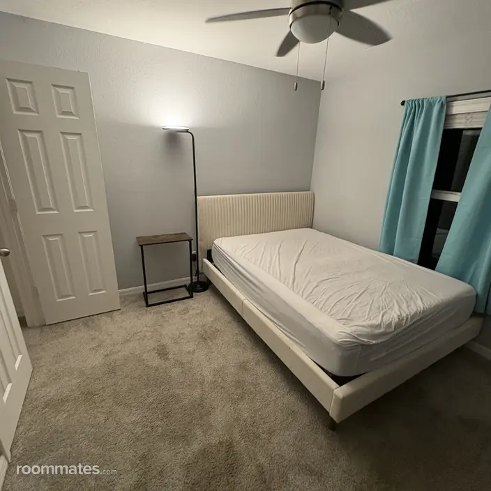 Room for rent in Cape Coral, FL $800, house
