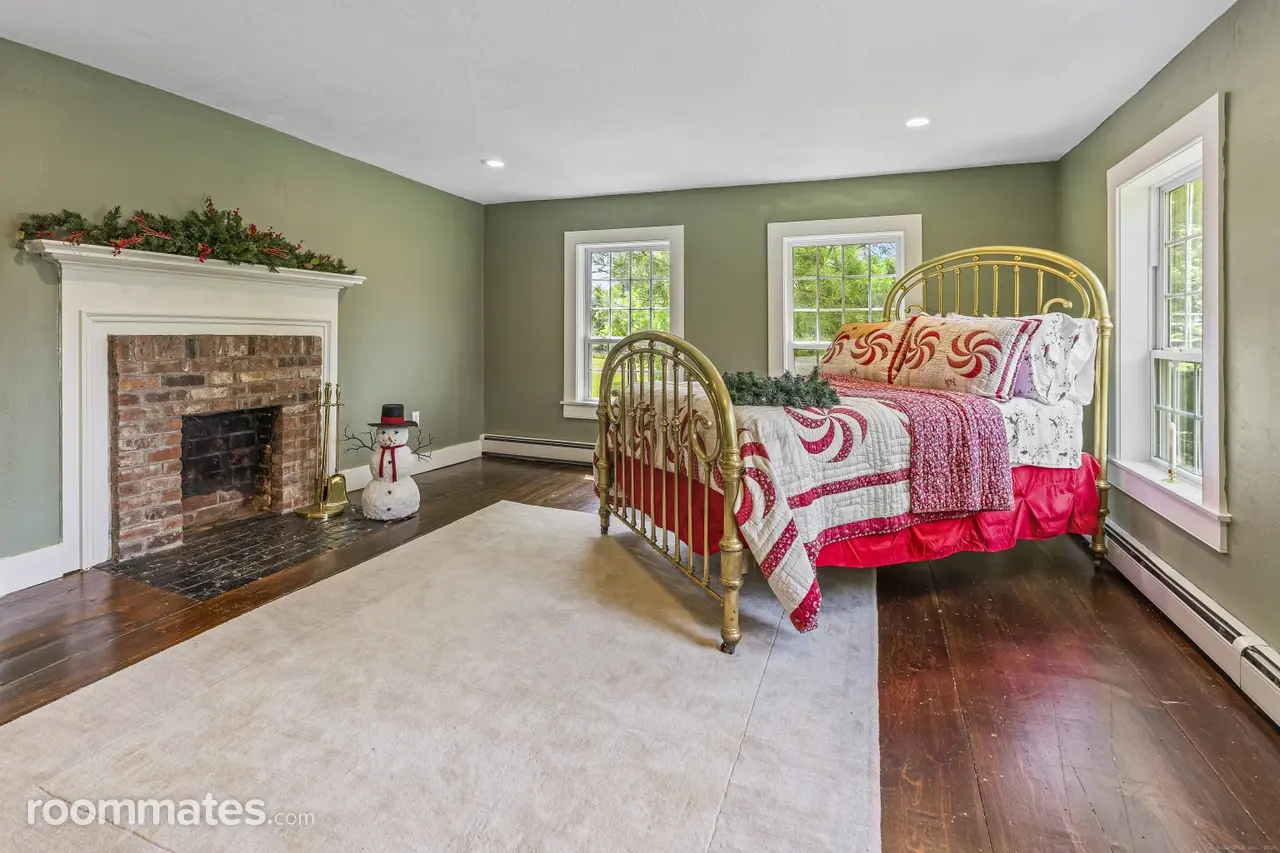 Profile photo 1 of 10