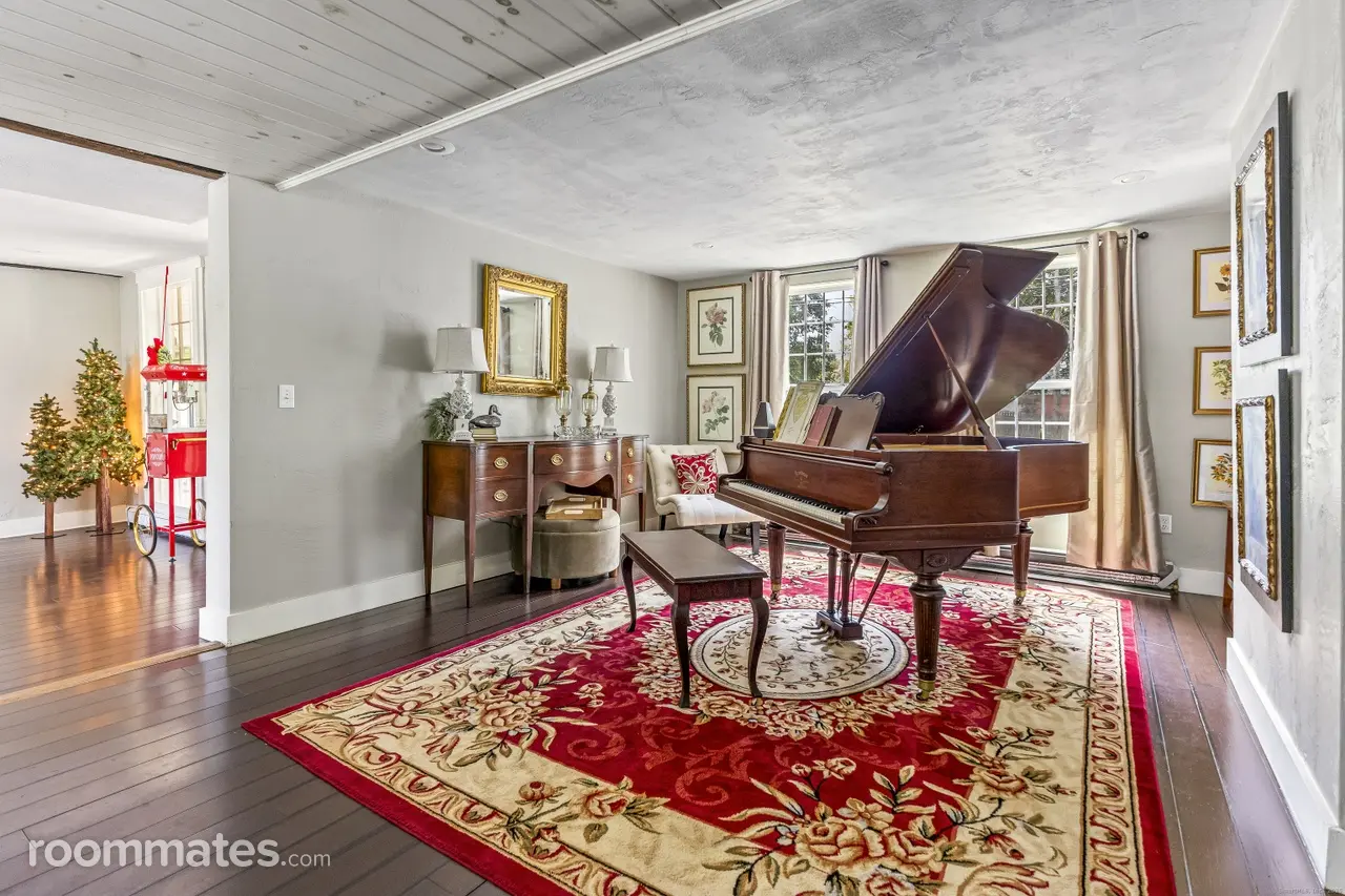 Profile photo 9 of 10