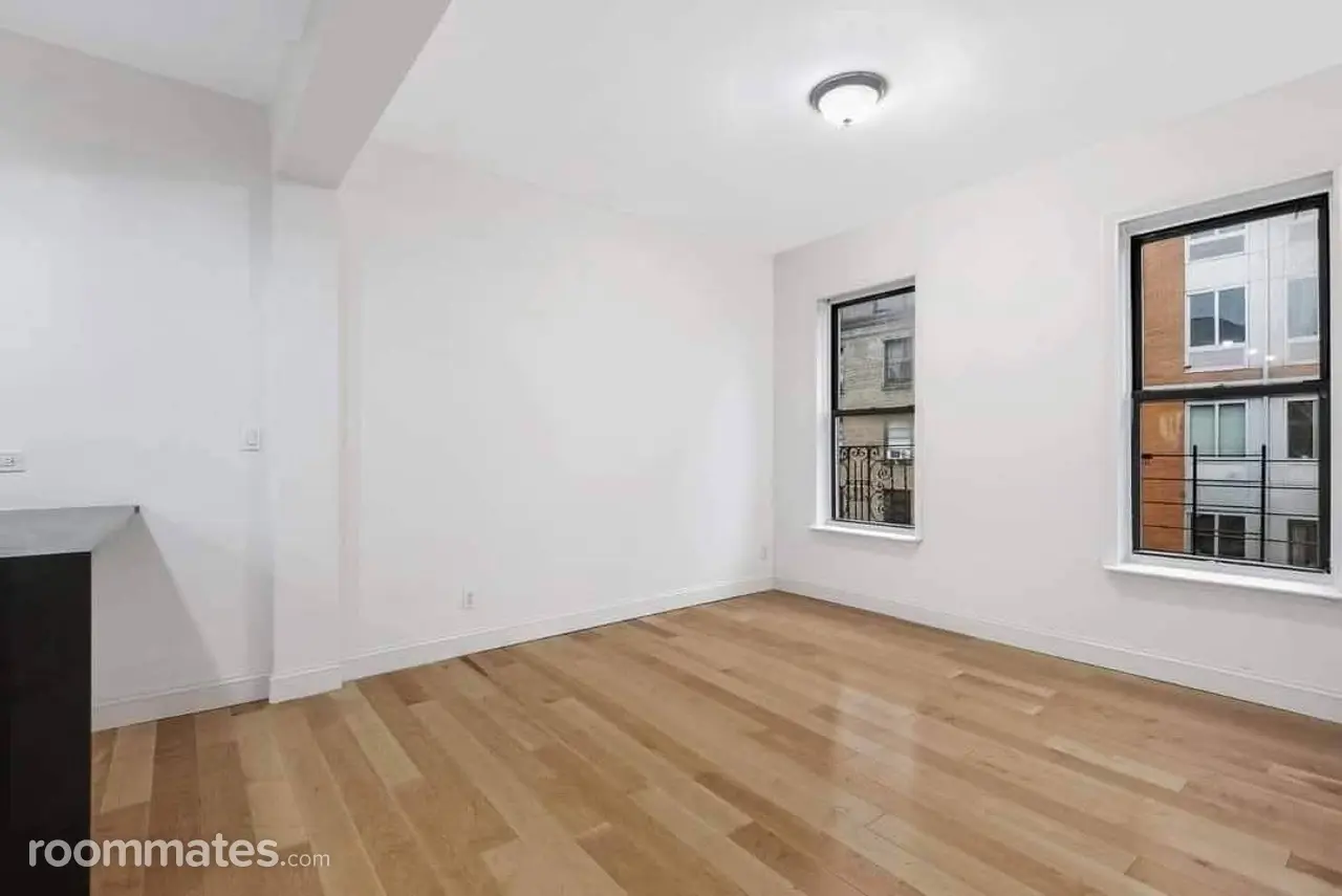 Profile photo 9 of 12