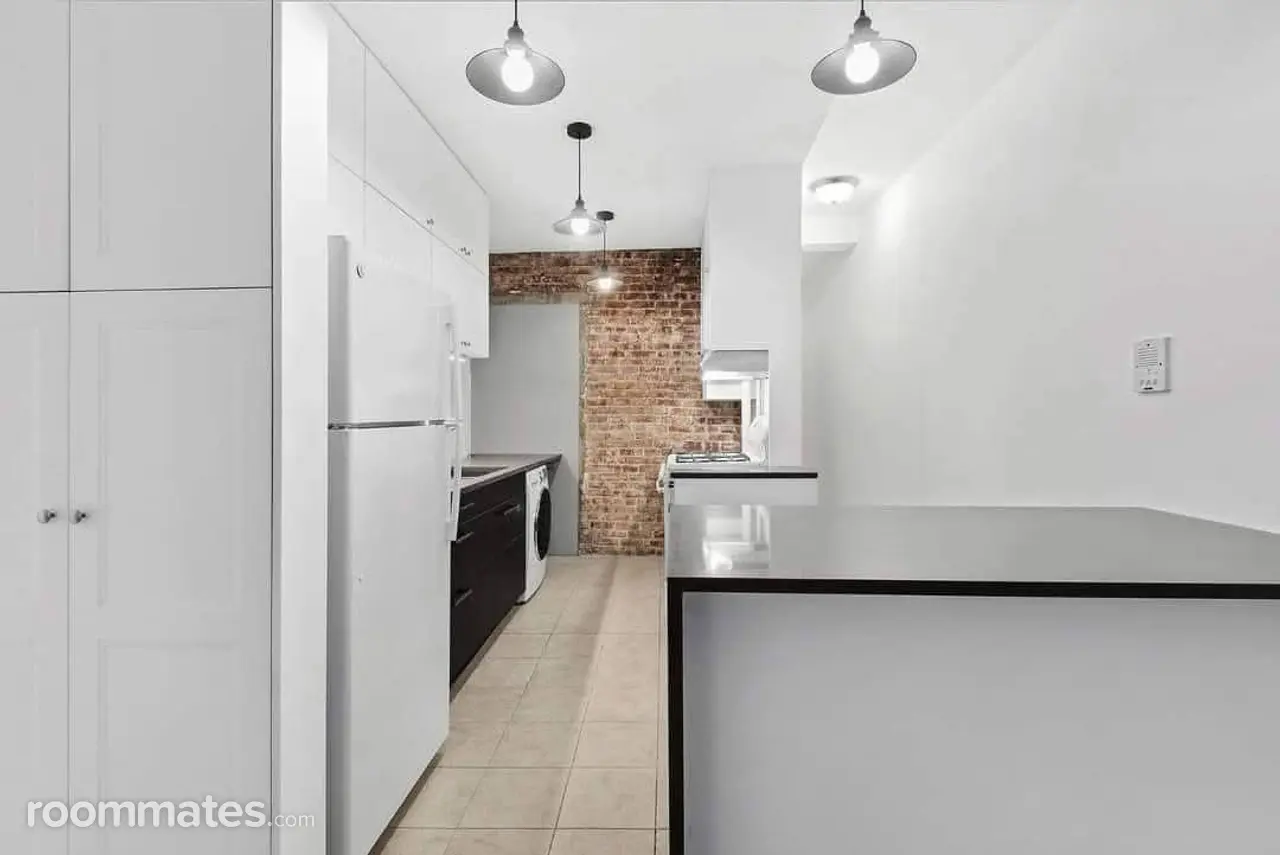 Profile photo 7 of 12