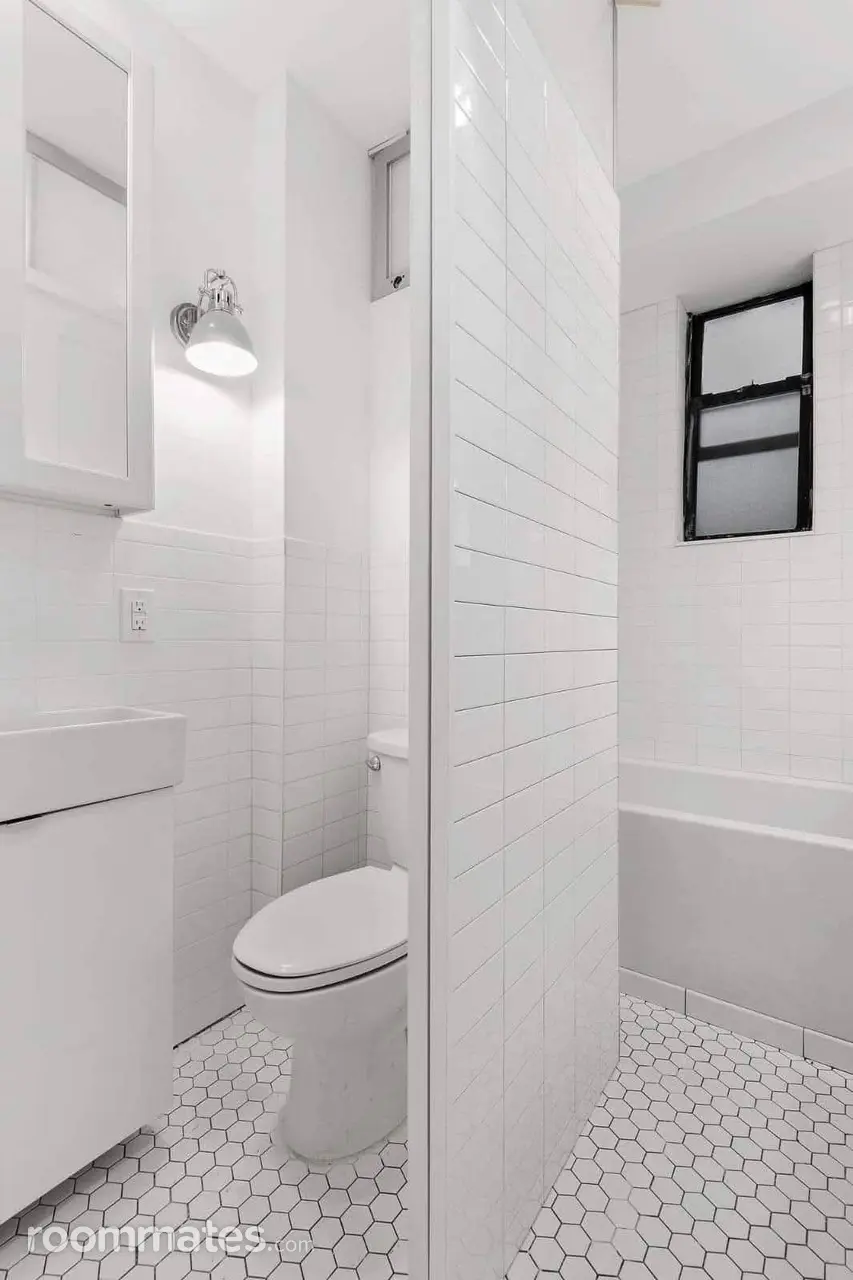 Profile photo 10 of 12