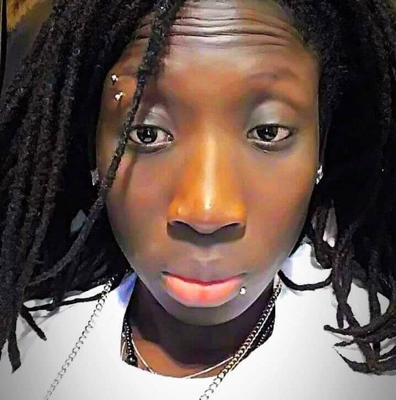 Profile photo 11 of 12