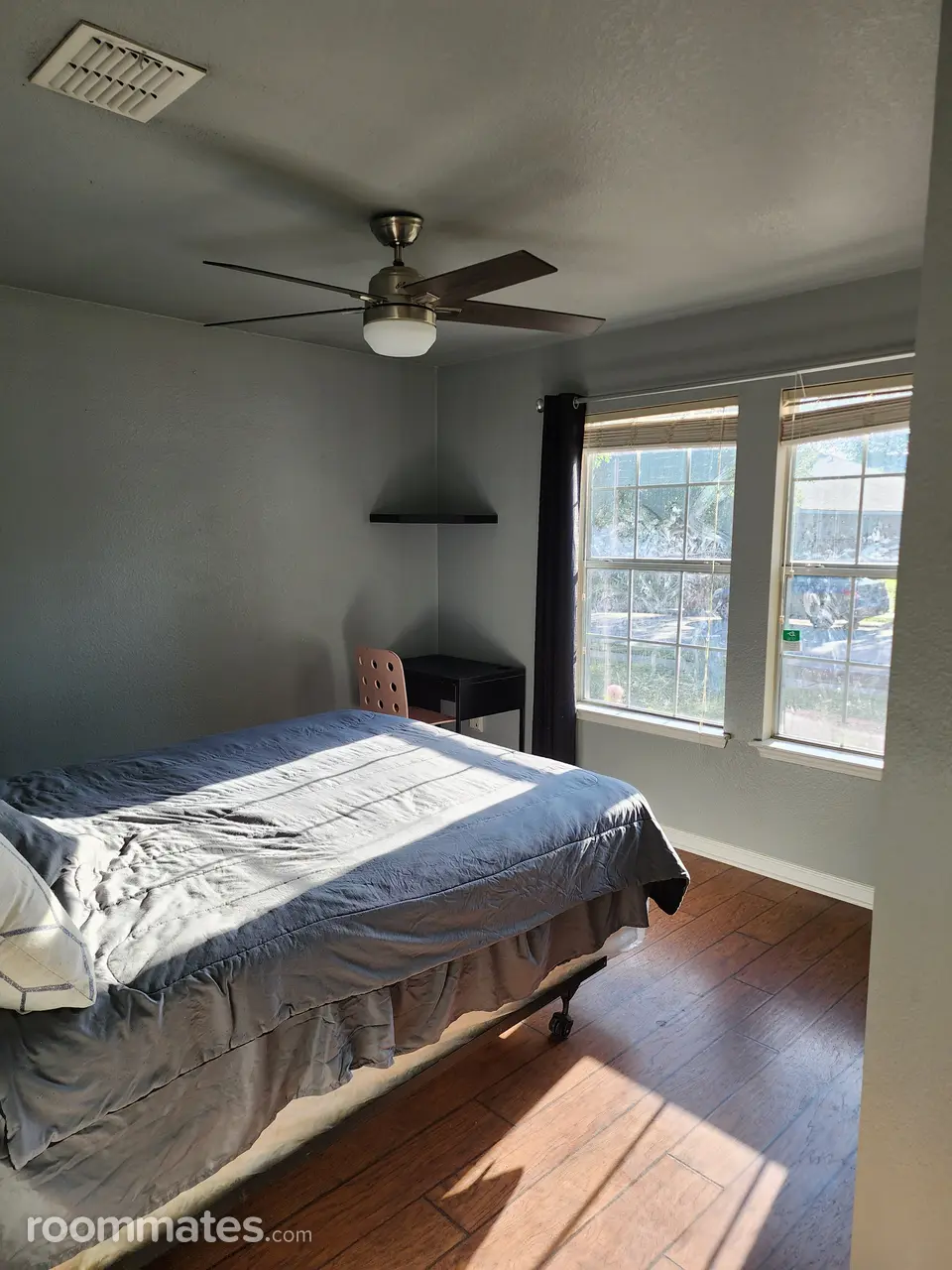 Profile photo 4 of 5