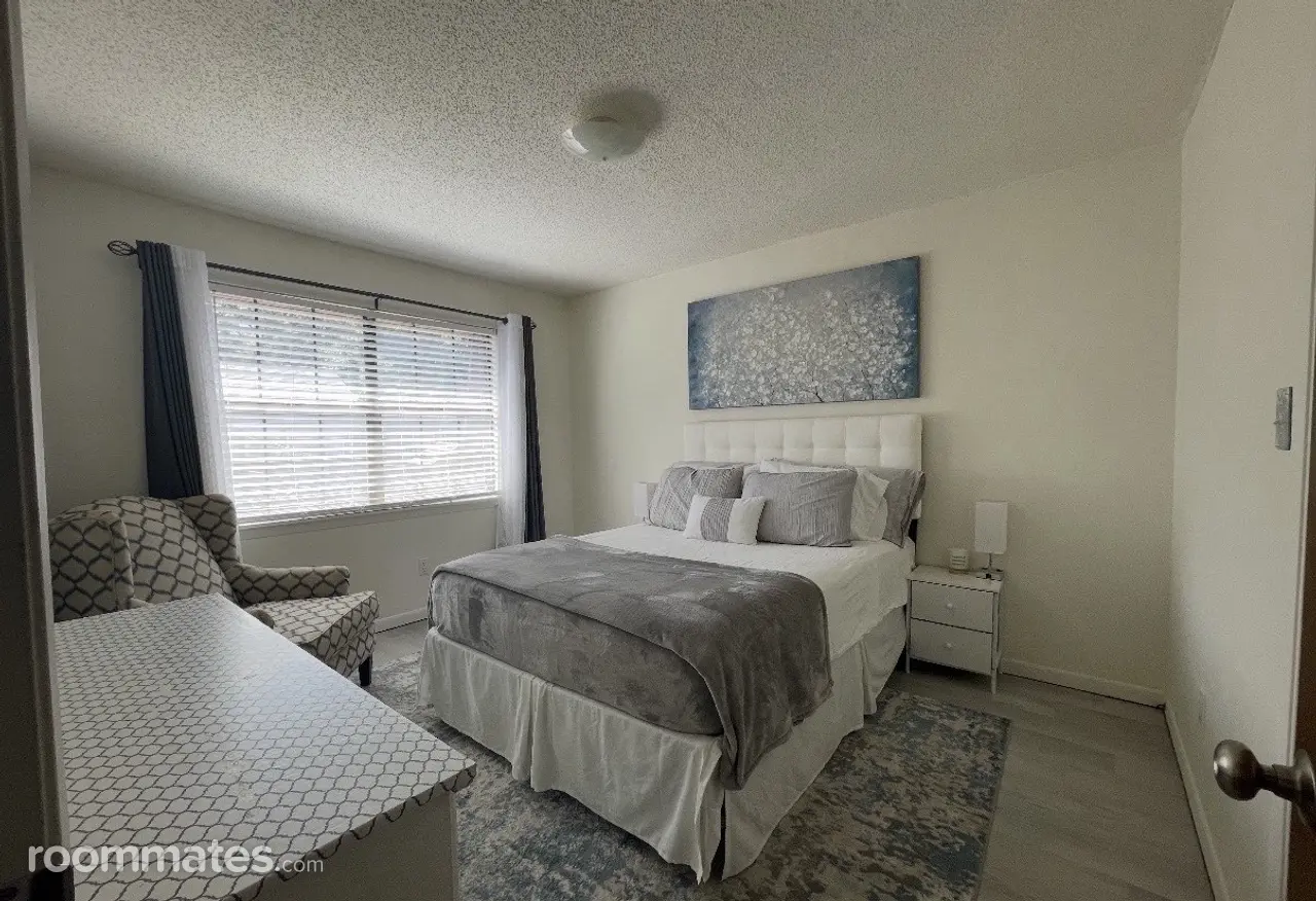 Profile photo 8 of 8