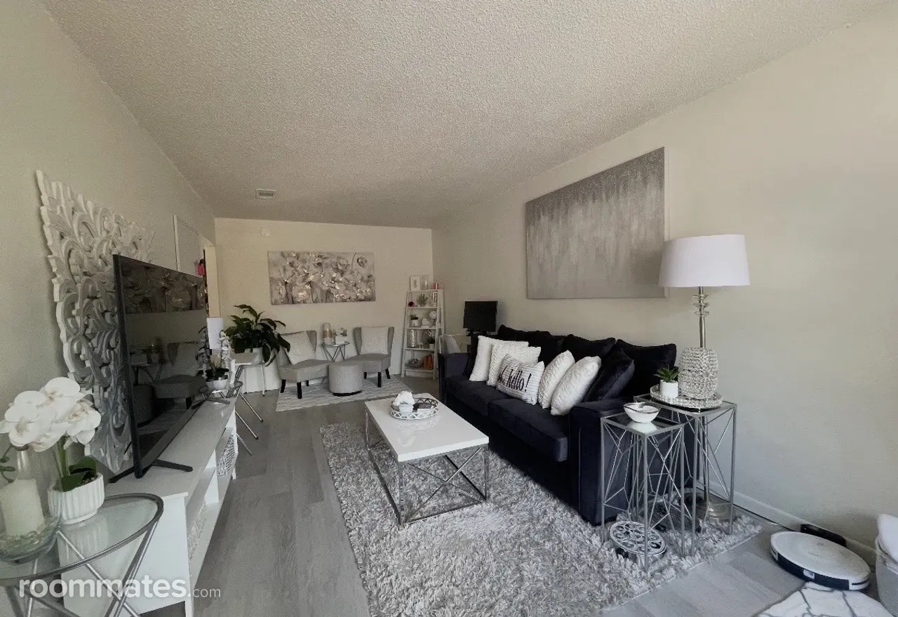 Profile photo 1 of 8