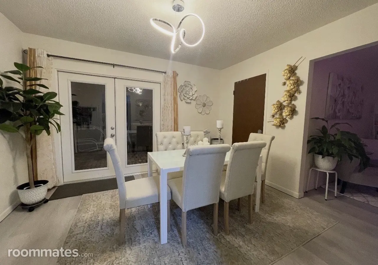 Profile photo 6 of 8