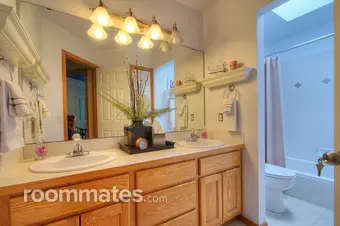 Room for rent in Everett, WA $800, house