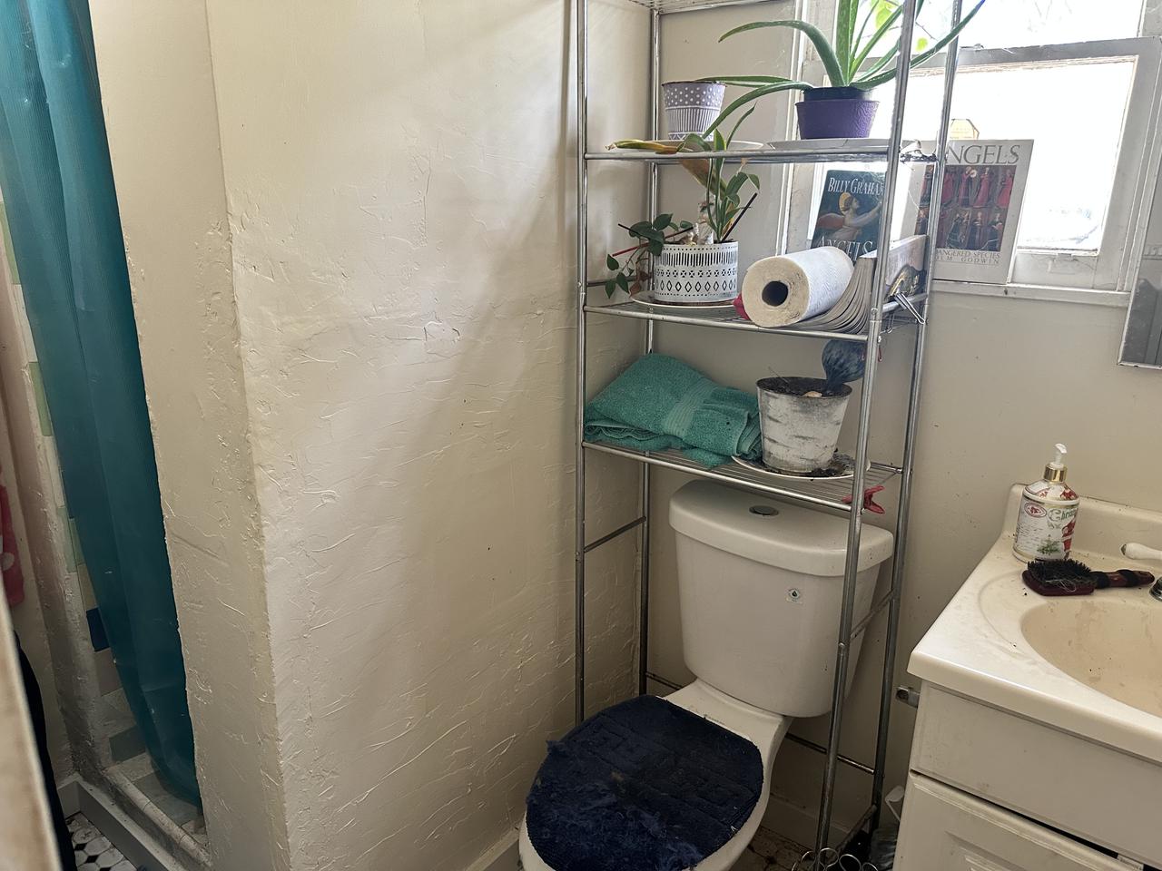 Profile photo 3 of 8