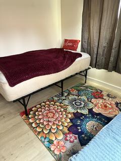 Room for rent in Phoenix, AZ $900, house