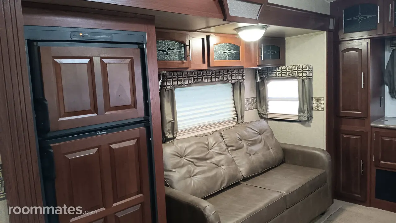 Profile photo 3 of 10