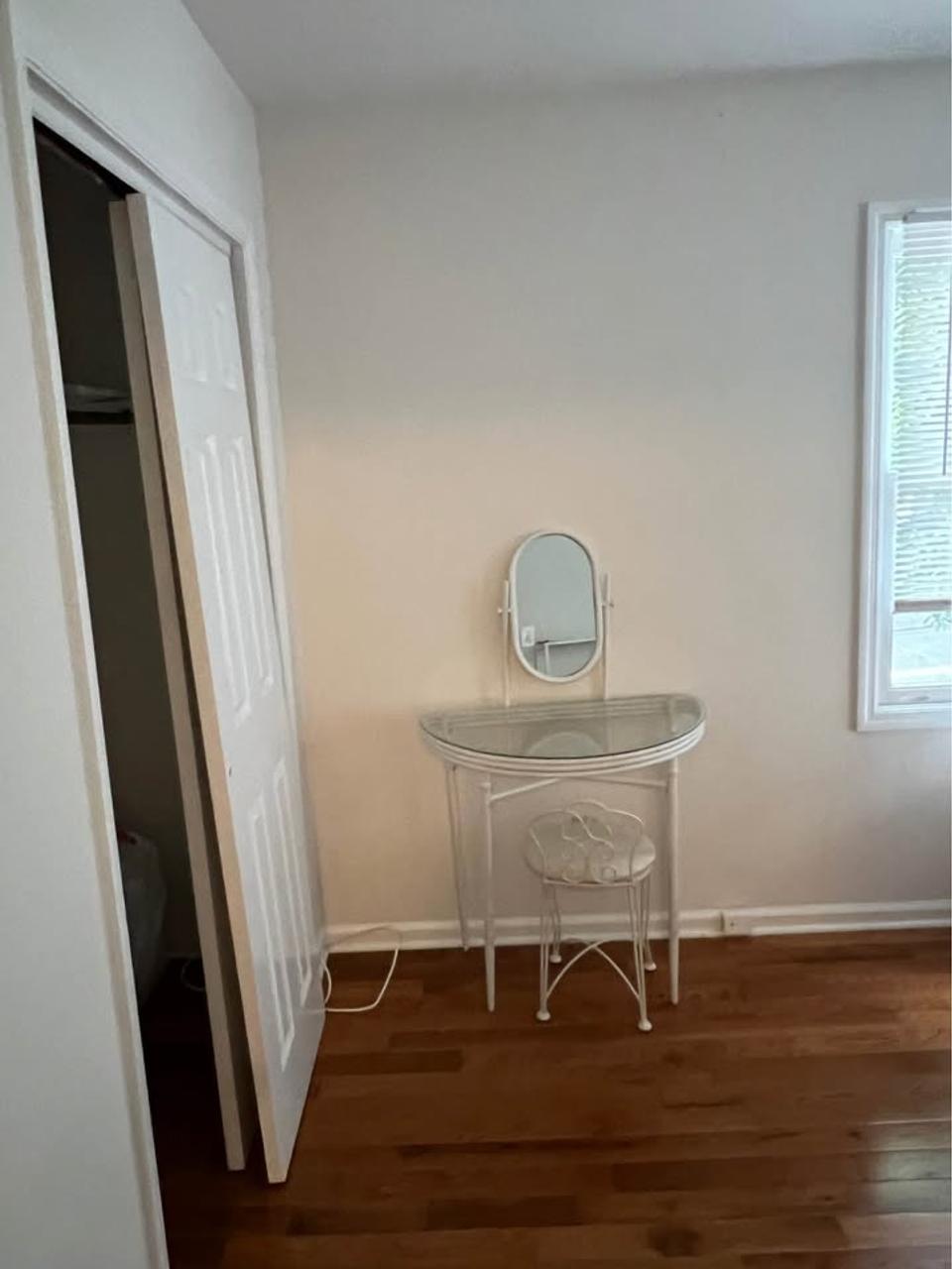 Profile photo 4 of 11