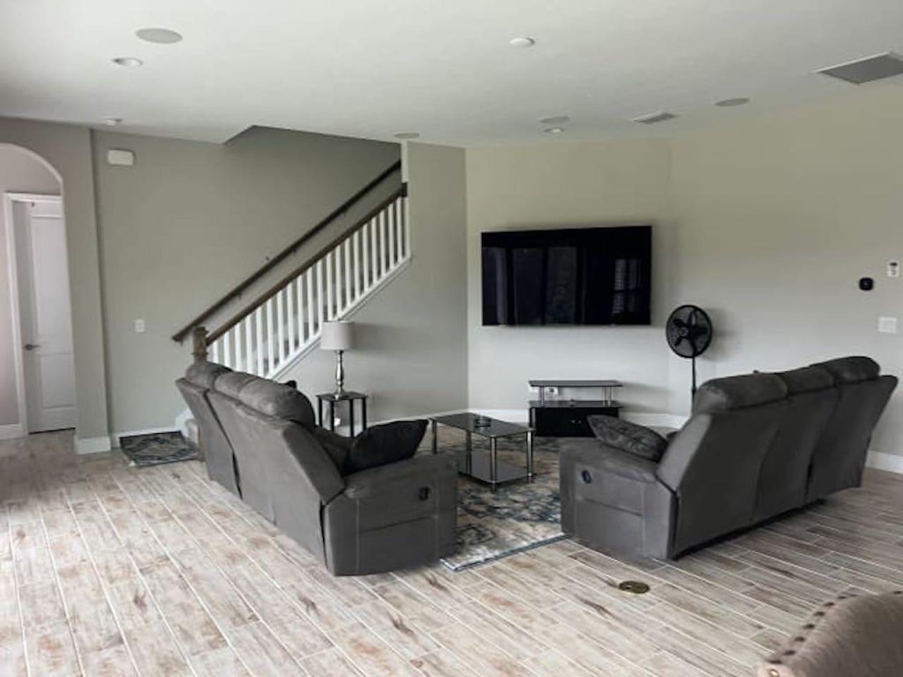 Profile photo 6 of 11