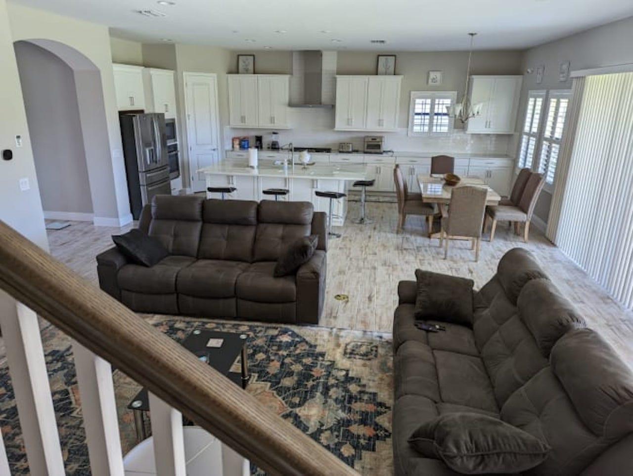 Profile photo 7 of 11