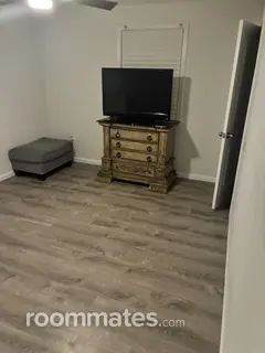 Room for rent in New Carrollton, MD $1000, house