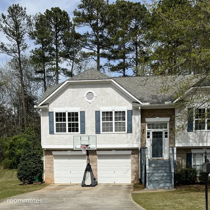Room for rent in Jonesboro, GA $900, house