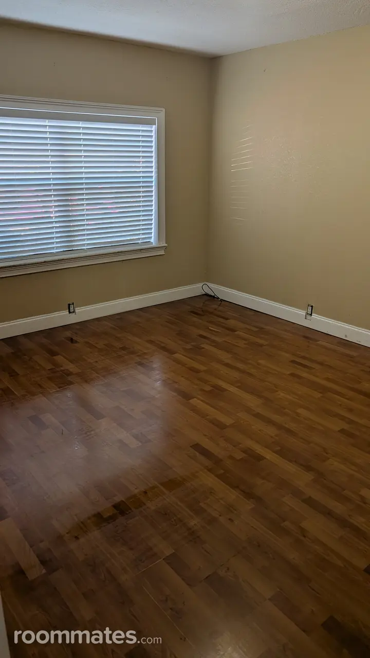 Profile photo 7 of 9