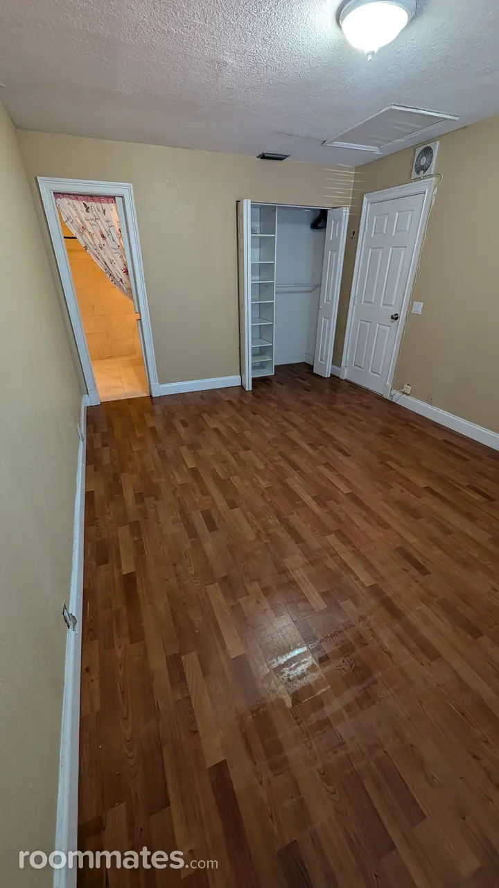 Profile photo 4 of 9