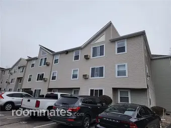 Room for rent in North Providence, RI $1000, condo