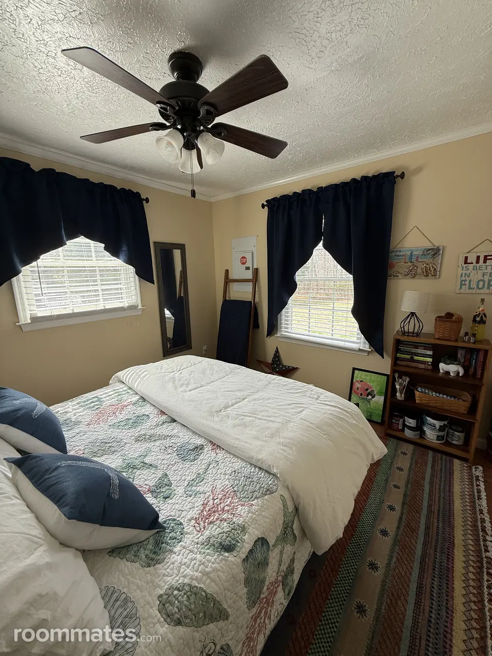 Profile photo 1 of 10