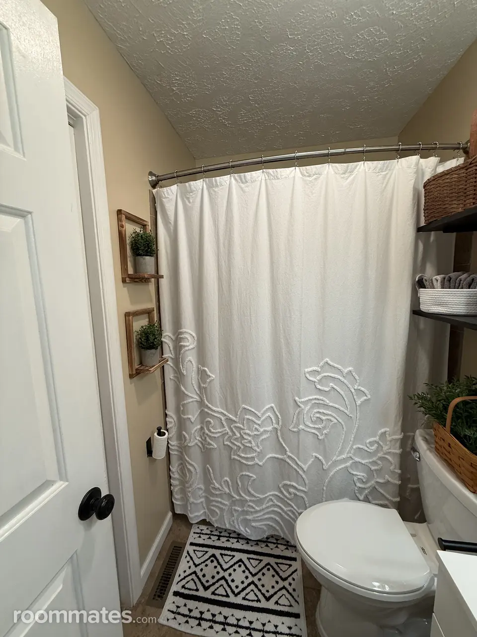 Profile photo 4 of 10