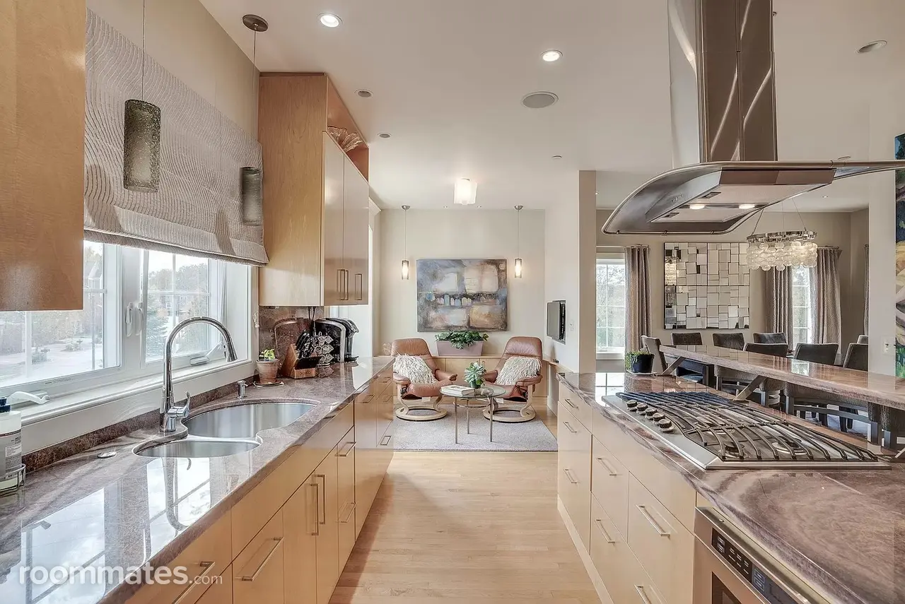 Profile photo 9 of 11