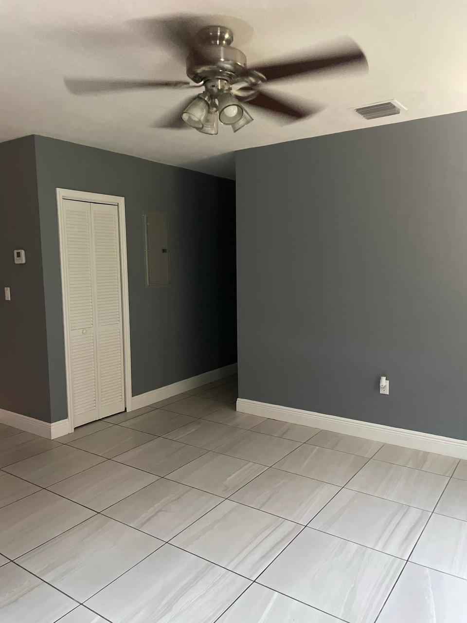 Profile photo 4 of 4