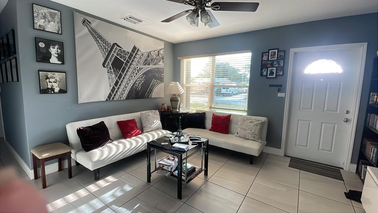 Profile photo 2 of 4