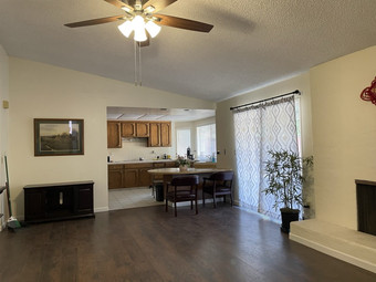 Room for rent in Fresno, CA $998, house