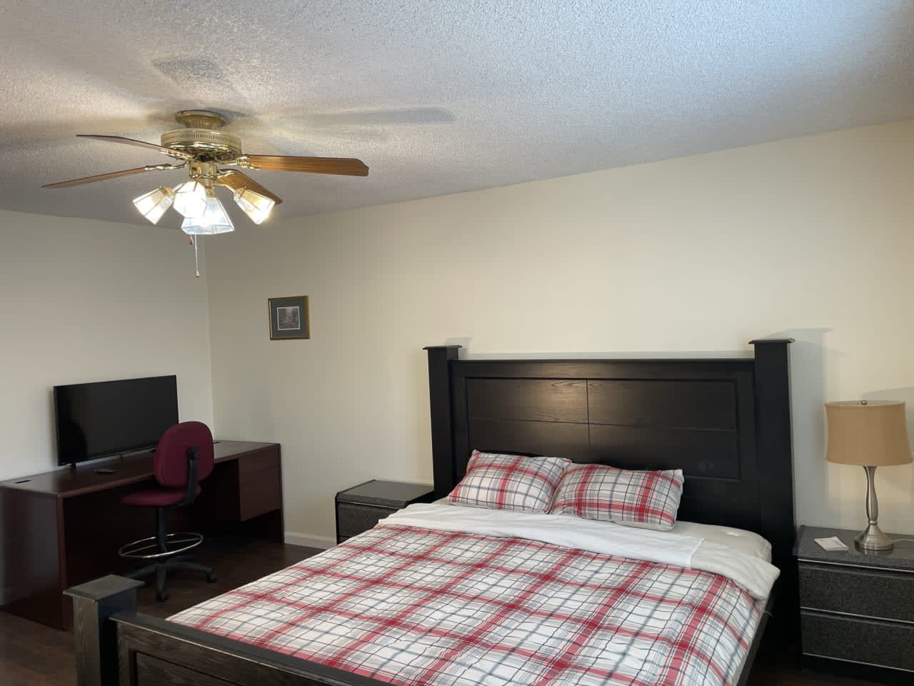 Profile photo 1 of 4