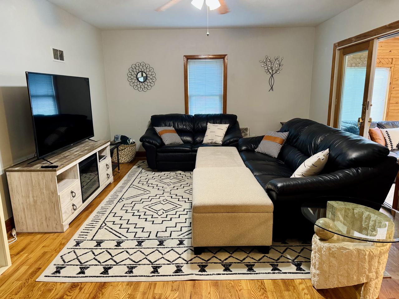 Profile photo 7 of 11