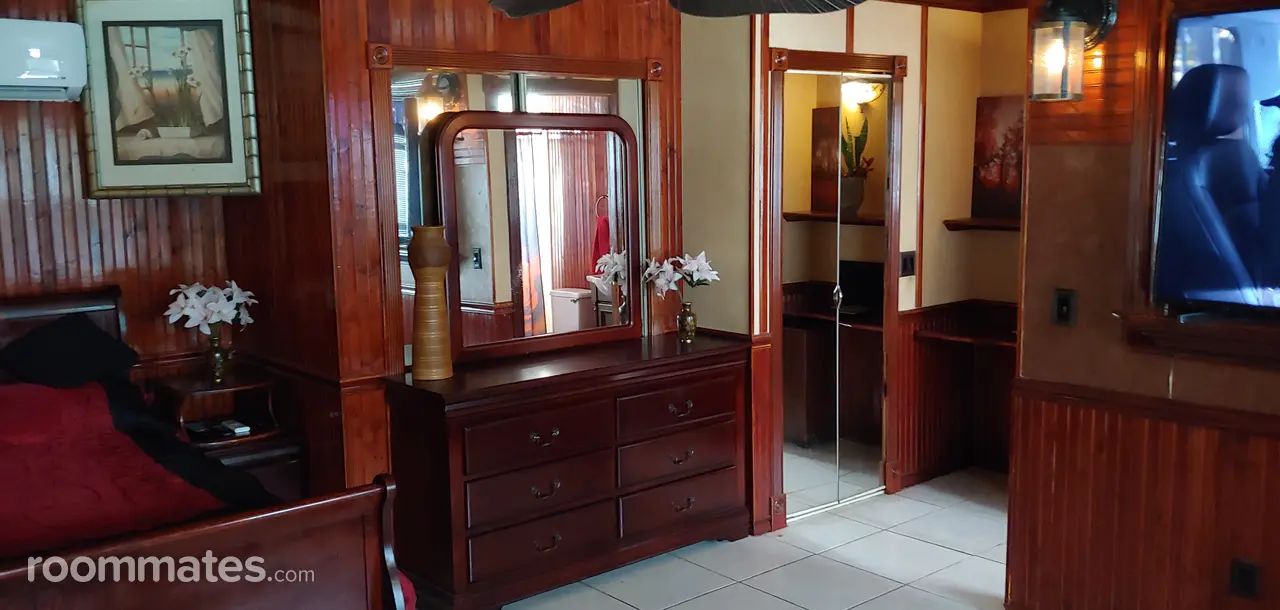 Profile photo 2 of 11