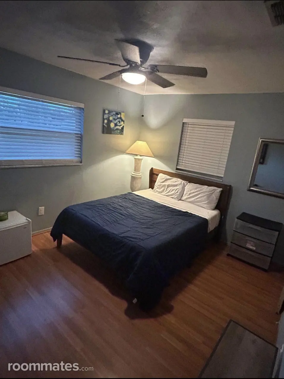 Profile photo 1 of 10