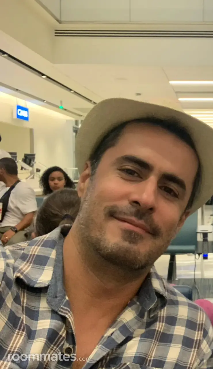 Profile photo 10 of 10