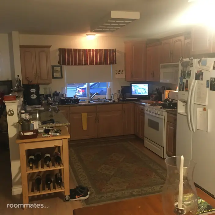 Room for rent in Huntington Beach, CA $1285, house