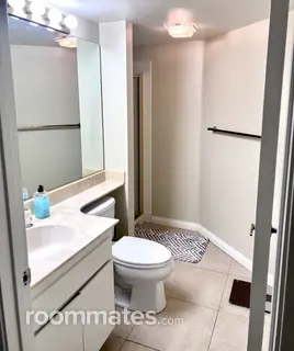 Room for rent in Cathedral City, CA $1500, condo