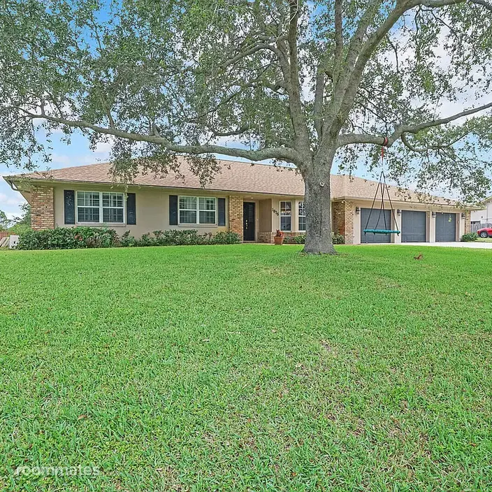Room for rent in Boynton Beach, FL $1400, house