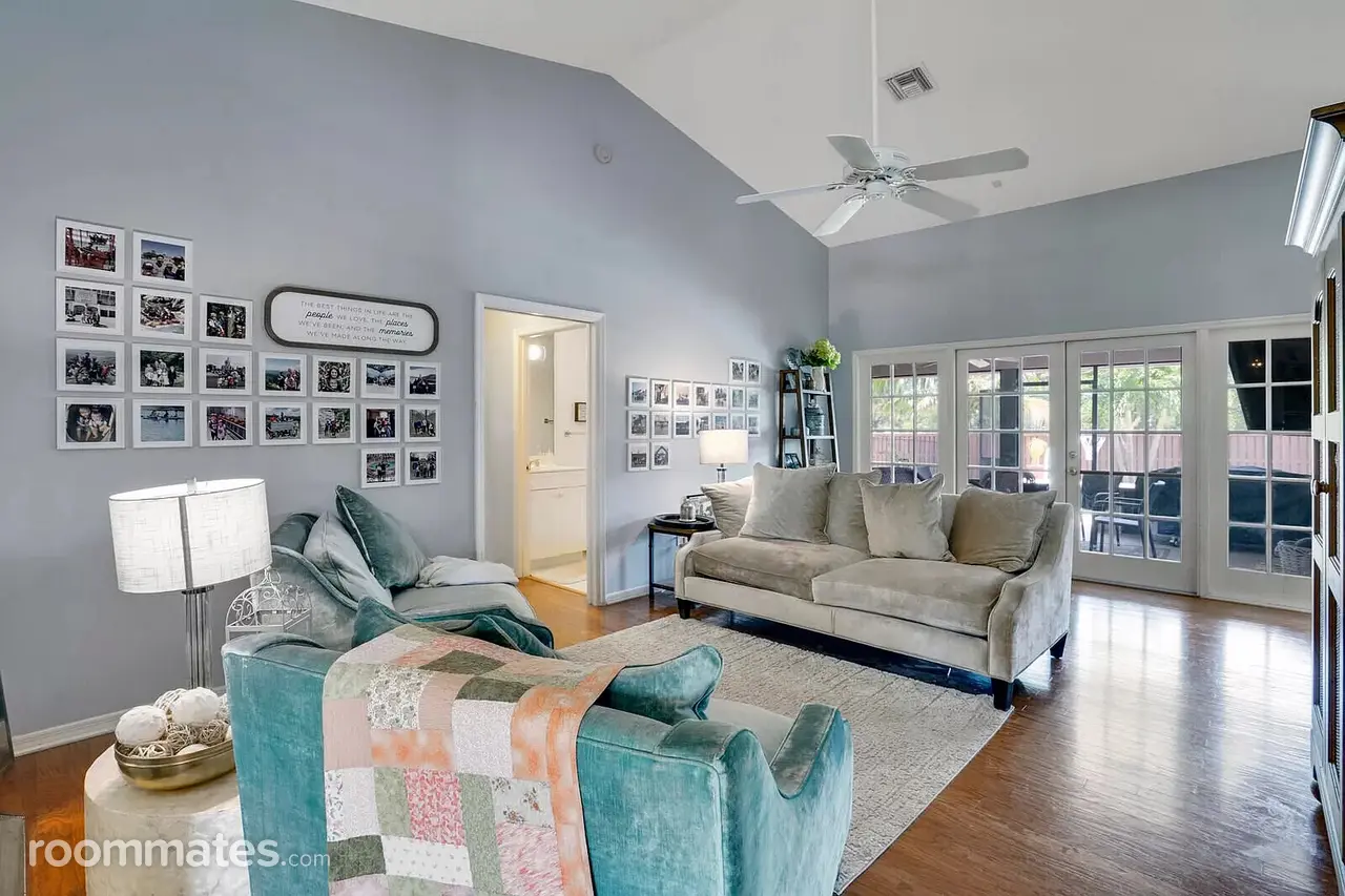 Profile photo 5 of 6