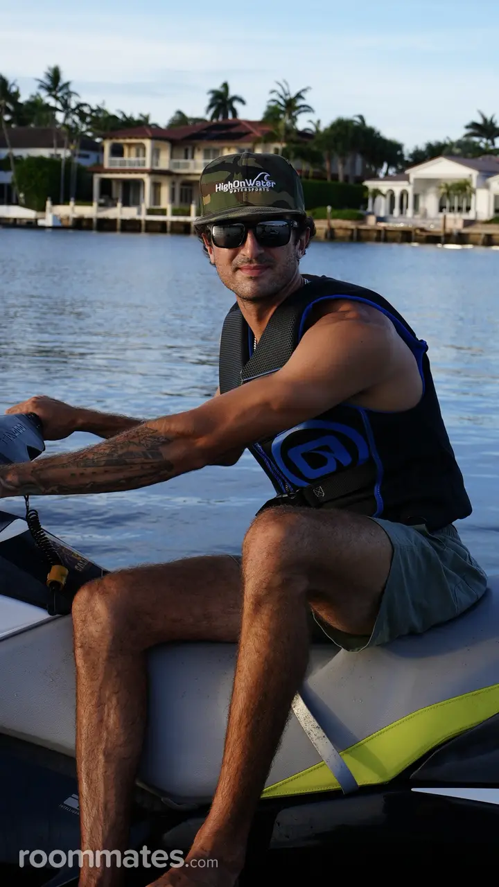 Profile photo 6 of 6