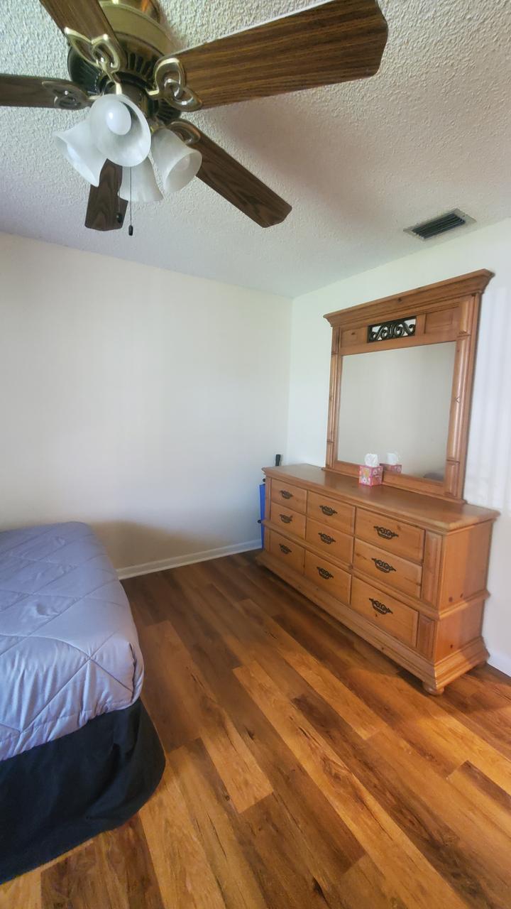 Profile photo 3 of 18