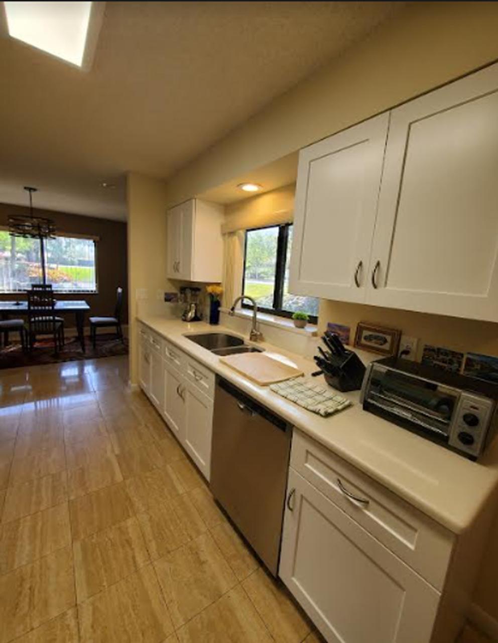 Profile photo 10 of 18