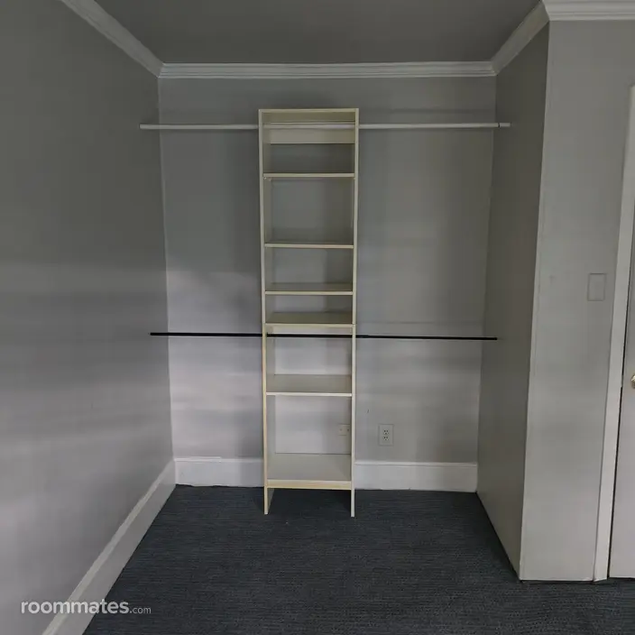 Room for rent in Bensenville, IL $1200, house
