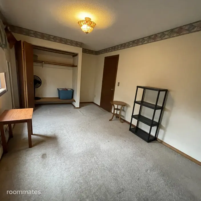 Room for rent in Bloomfield, CT $800, house