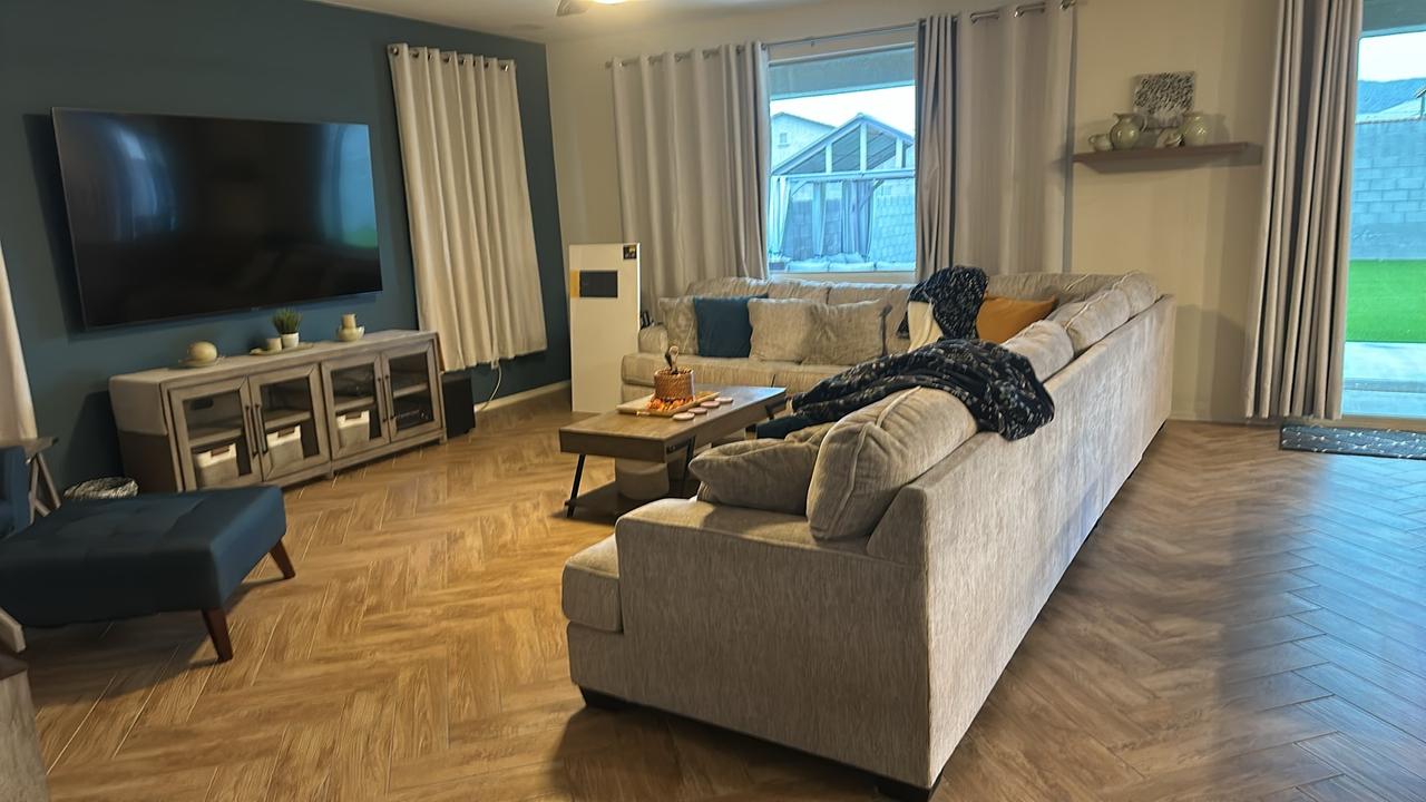 Profile photo 8 of 11