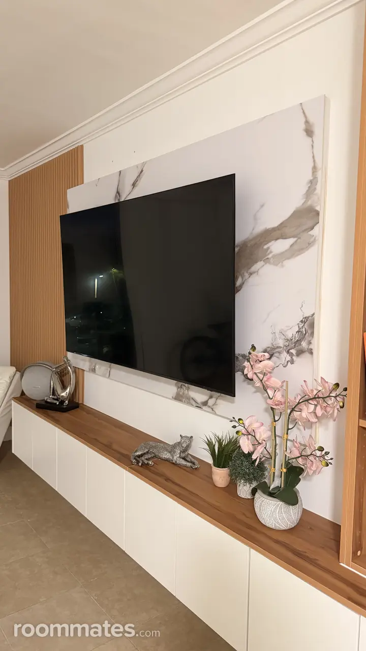 Profile photo 1 of 10