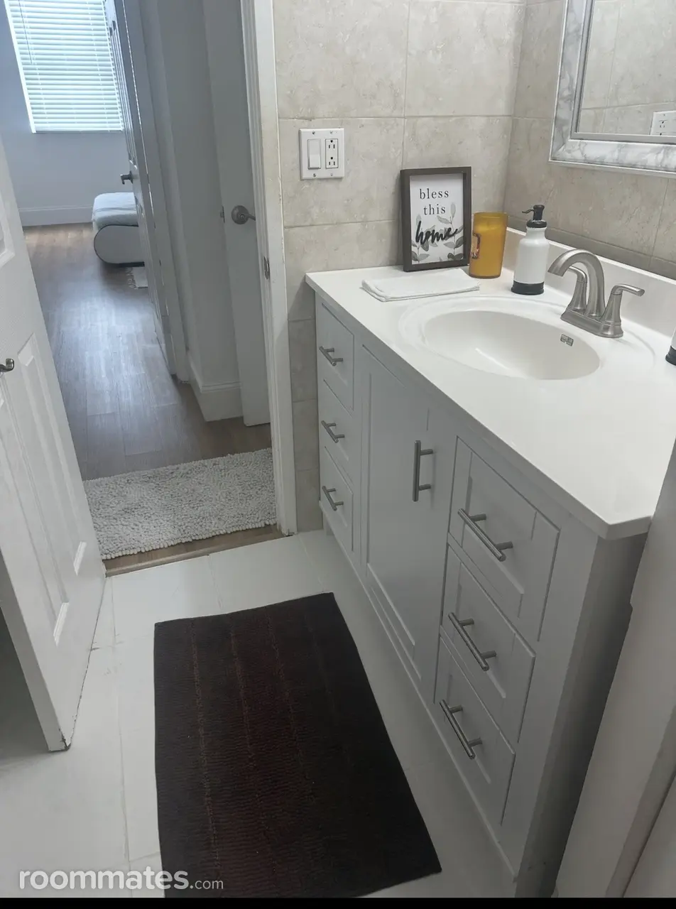 Profile photo 5 of 10