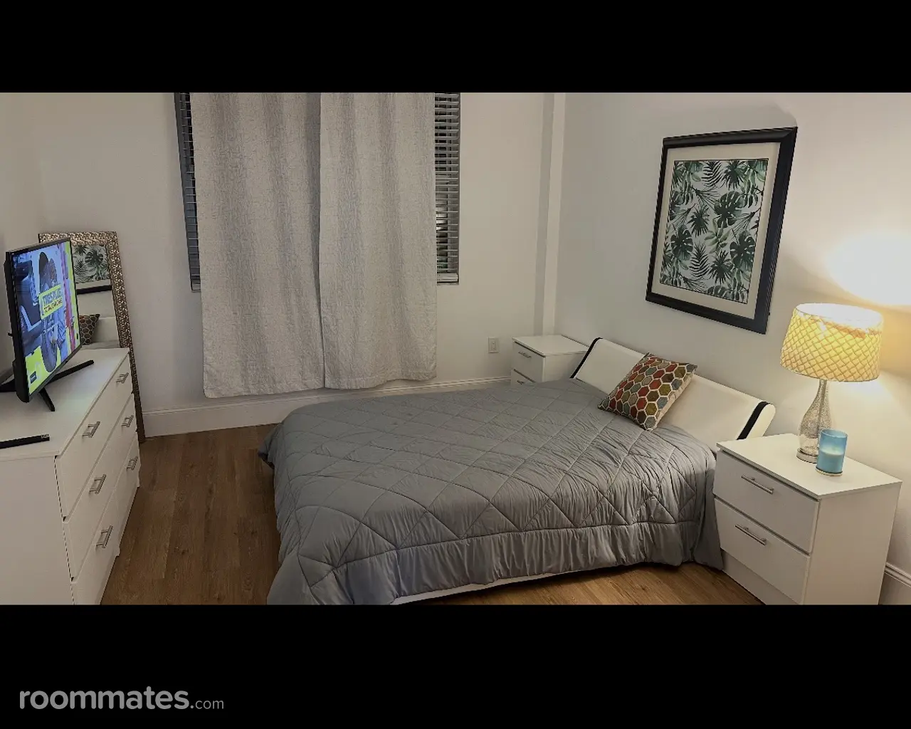 Profile photo 3 of 10