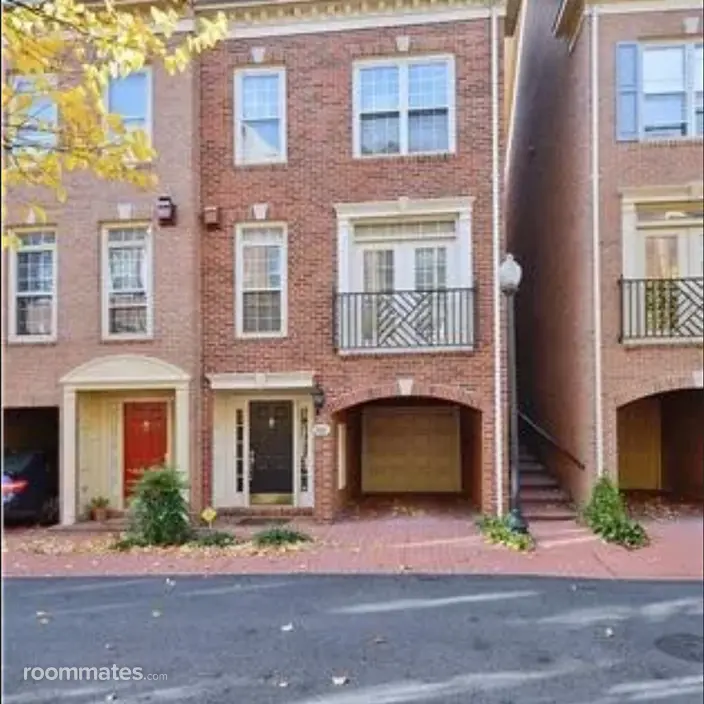 Room for rent in Alexandria, VA $1553, townhouse
