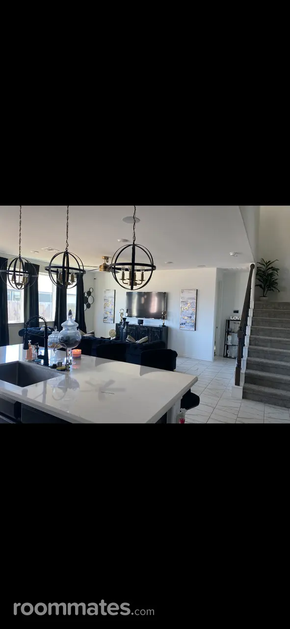 Profile photo 9 of 10